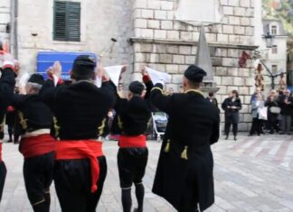 Kolo Bokeljske mornarice 21. novembar 2017. Kotor Dan opštine