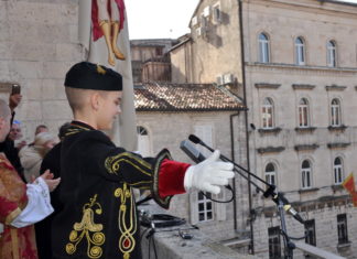 Lodama počele tradicionalne Tripundanske svečanosti