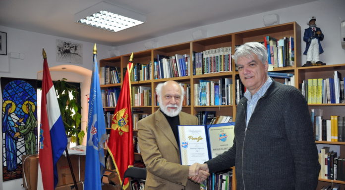 Uručena Povelja HGD-a Dimitriju Popoviću