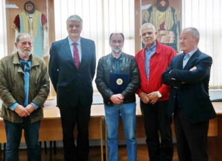 Uručena Povelja HGD-a Danilu Iveziću