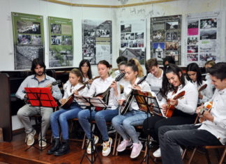 Mandolinski orkestar “Tripo Tomas” na festivalu „Mandolina Imota“