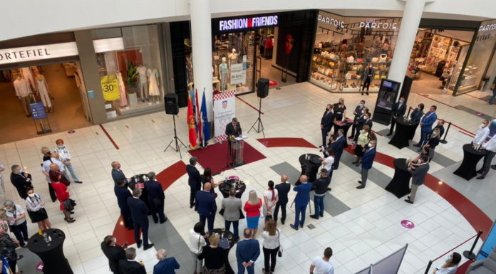 Izložbom „Priča o kravati” u Podgorici obilježen Dan državnosti RH