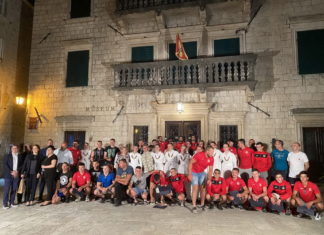 Folklorni ansambl “Ivan Goran Kovačić” oduševio publiku nastupom u Kotoru