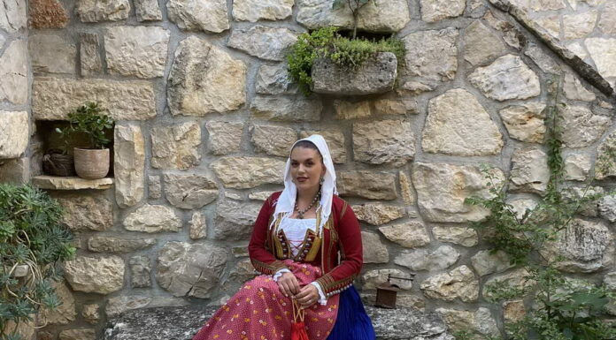 Revija tradicijske odjeće i izbor najljepše Hrvatice u narodnoj nošnji