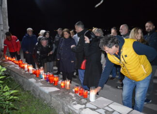 Tivat – paljenjem svijeća obilježili Dan sjećanja na žrtve Vukovara i Škabrnje