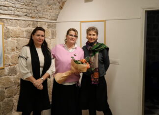 Otvorena izložba Ane Lompar „Nevrijeme stvara vrijeme“ u Kotoru